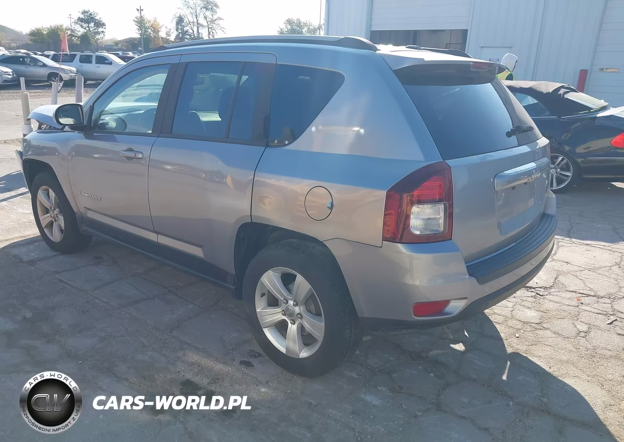 2016 Jeep Compass Latitude VIN:1C4NJCEAXGD536186 - 3