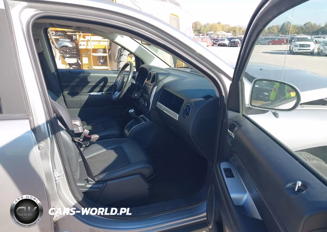 2016 Jeep Compass Latitude VIN:1C4NJCEAXGD536186 - 5