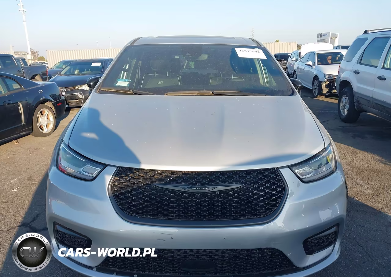 2023 Chrysler Pacifica Hybrid Limited VIN:2C4RC1S77PR609309 - 12