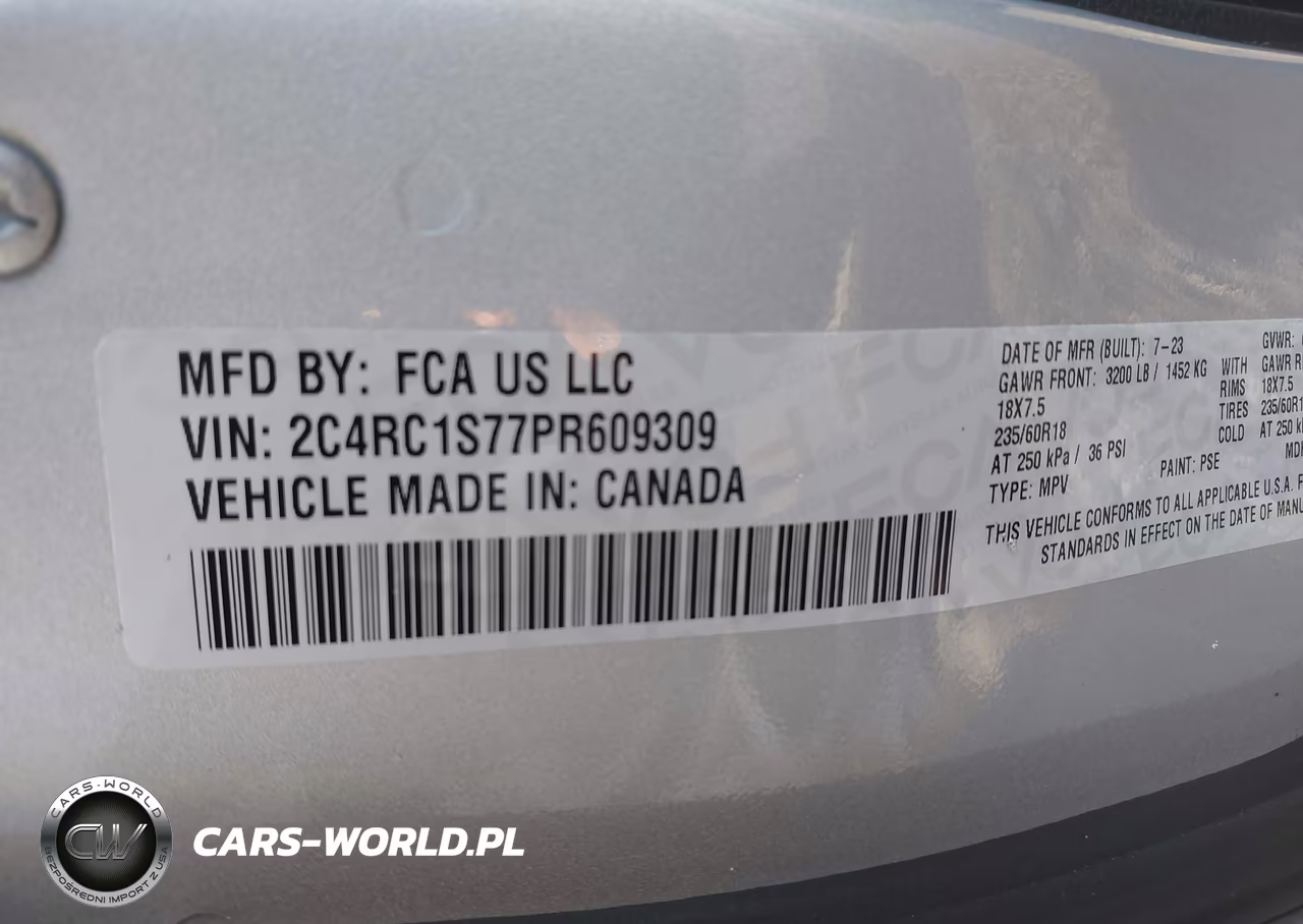 2023 Chrysler Pacifica Hybrid Limited VIN:2C4RC1S77PR609309 - 9