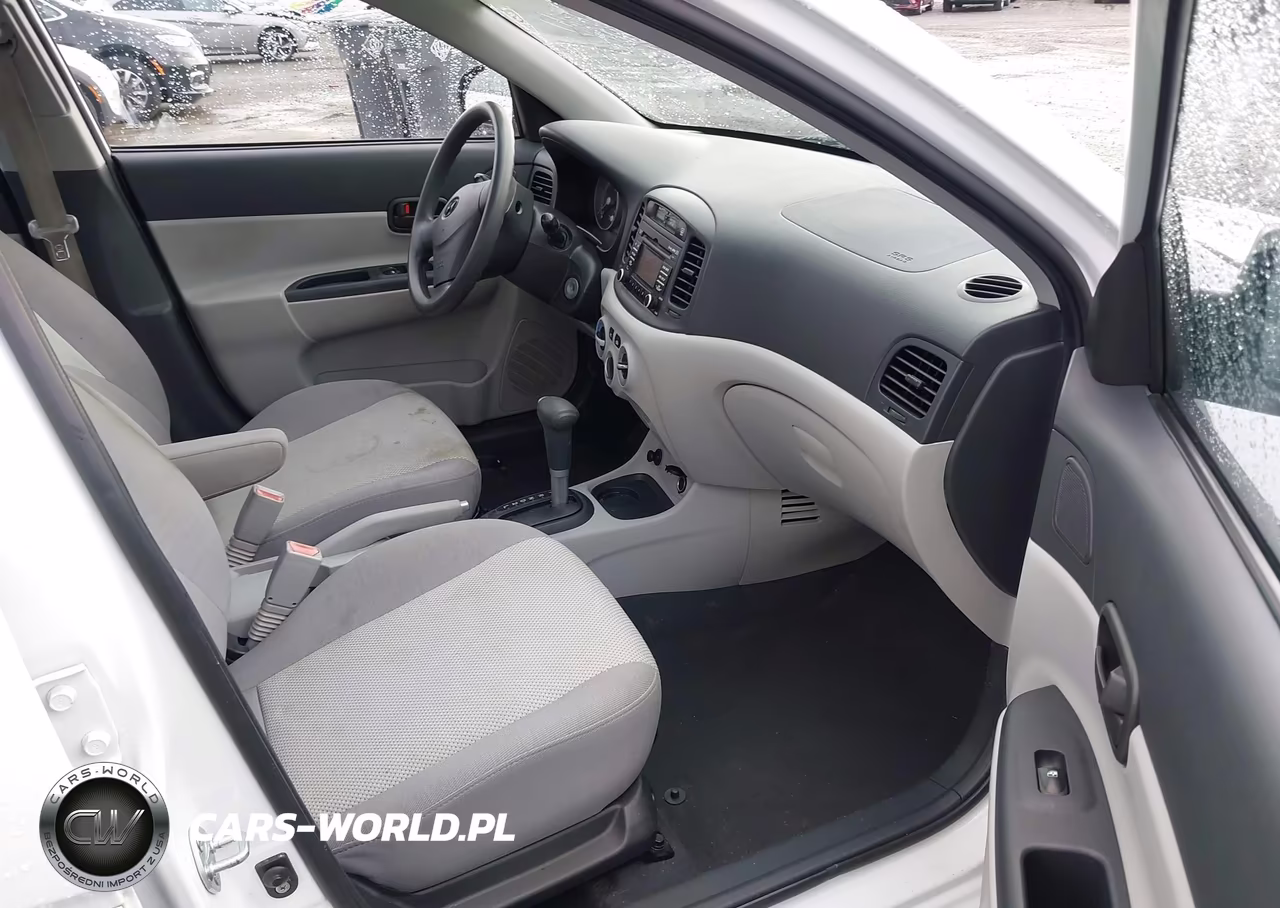 2008 Hyundai Accent Gls VIN:KMHCN46CX8U271073 - 17