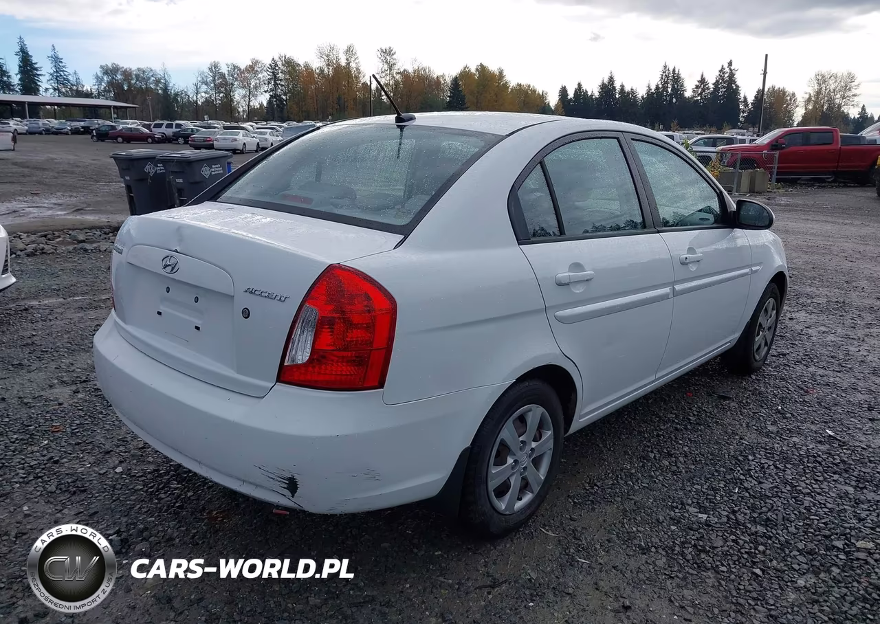 2008 Hyundai Accent Gls VIN:KMHCN46CX8U271073 - 4