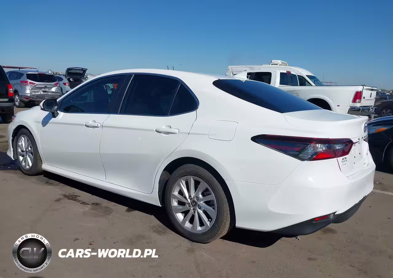 2021 Toyota Camry Le VIN:4T1C11AK5MU436868 - 3