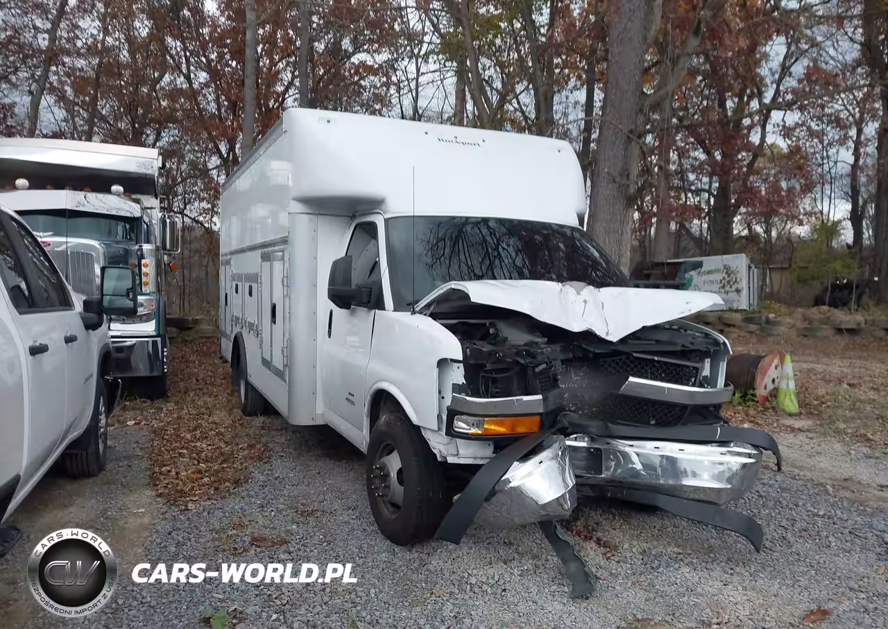 2024 Chevrolet Express Cutaway 4500 Van