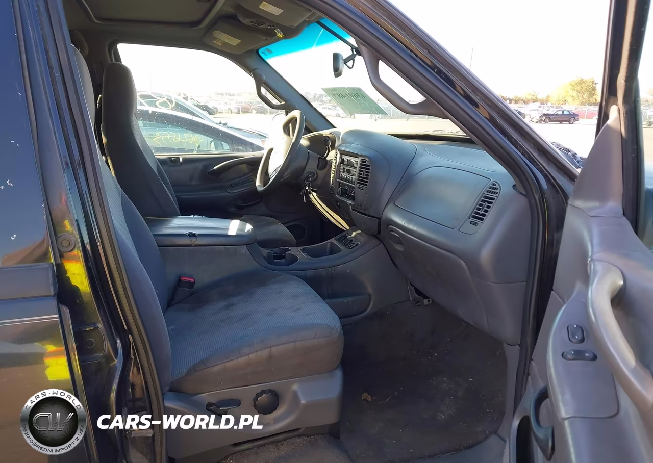 2000 Ford Expedition Xlt VIN:1FMRU166XYLB19421 - 5