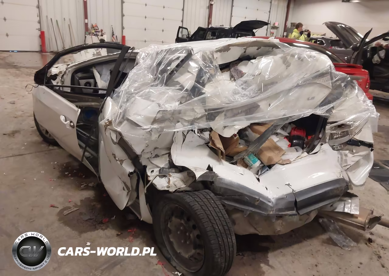 2018 Toyota Corolla Le VIN:2T1BURHE9JC123756 - 3