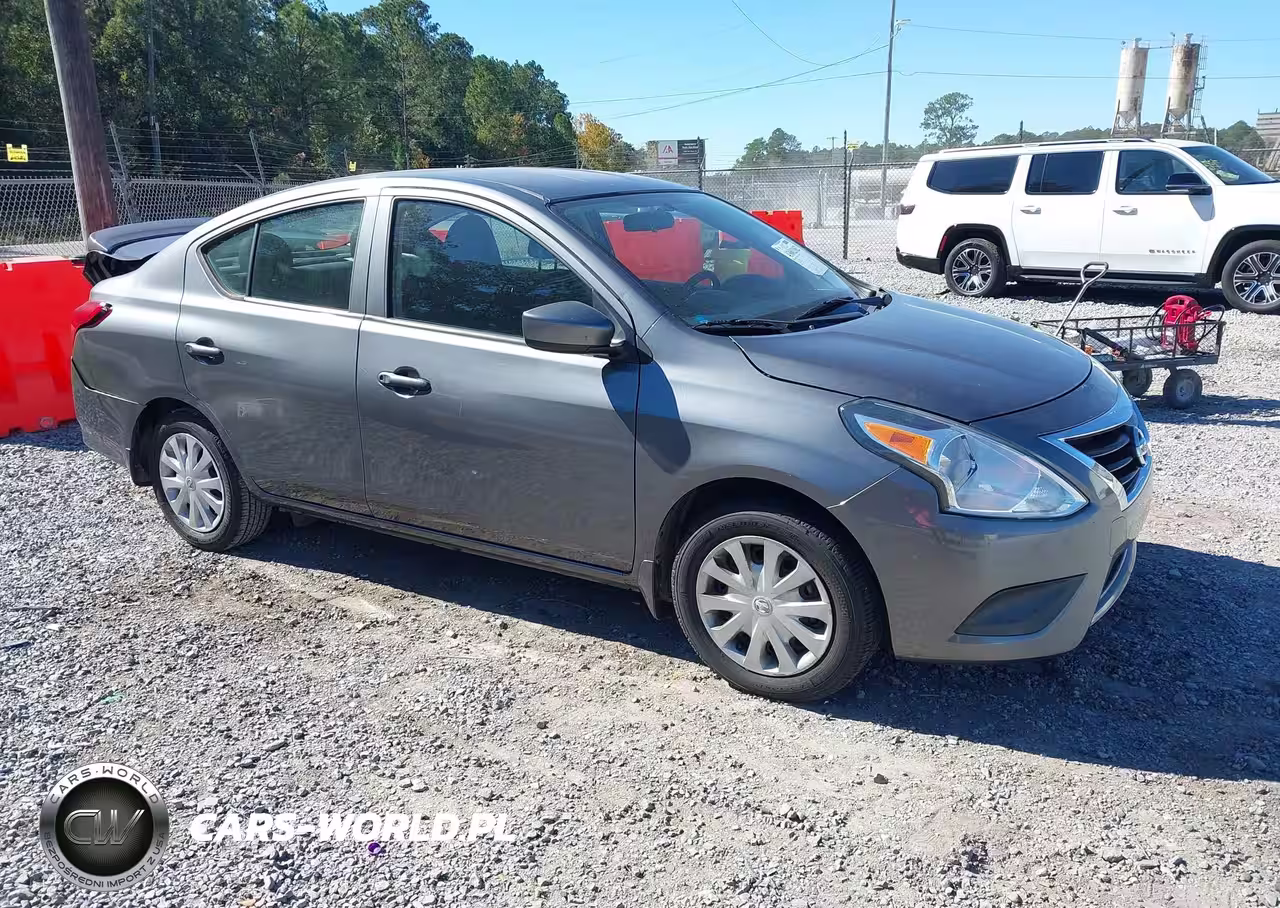 2018 Nissan Versa 1.6 S+