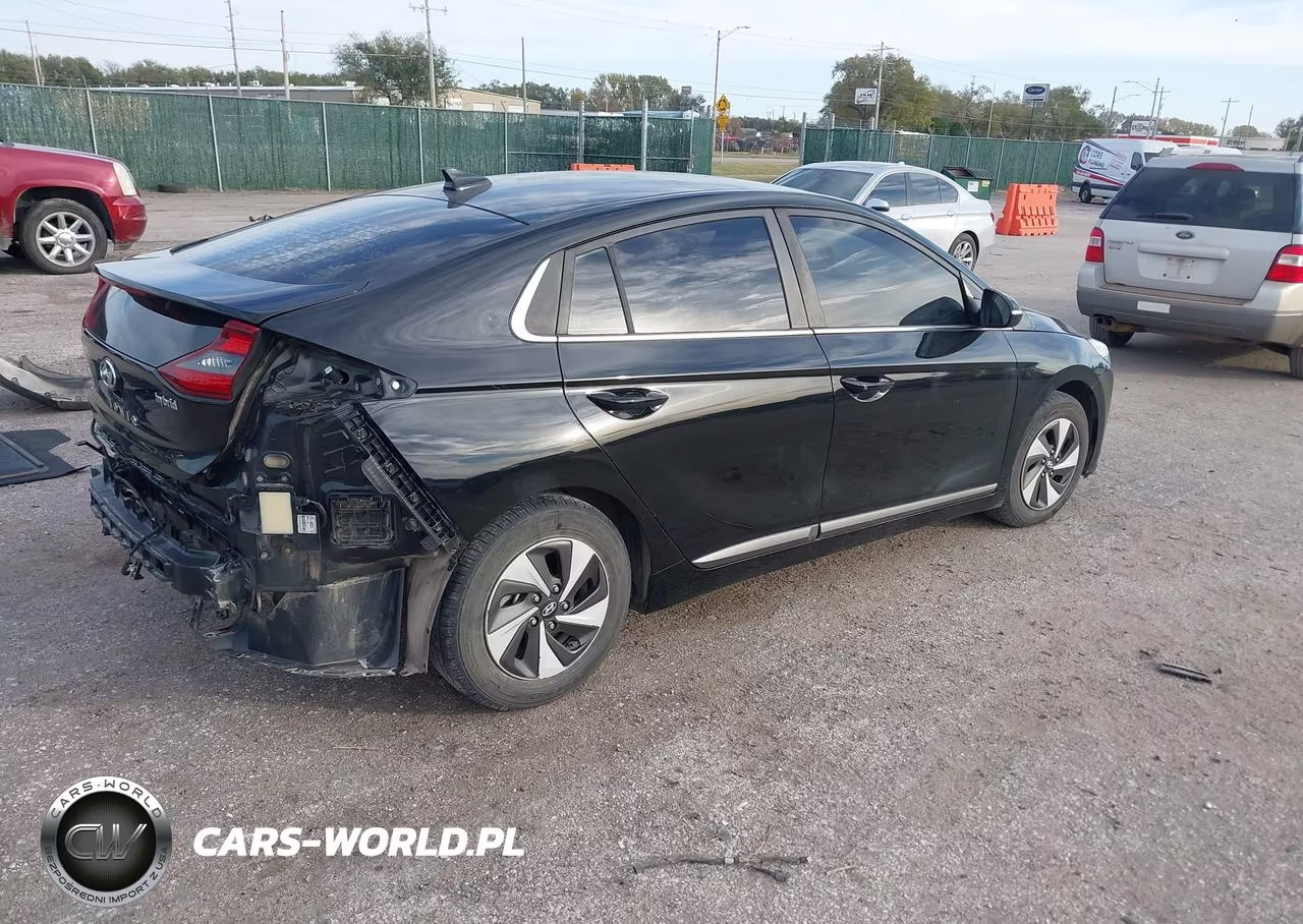 2018 Hyundai Ioniq Hybrid Sel VIN:KMHC75LC1JU064839 - 4