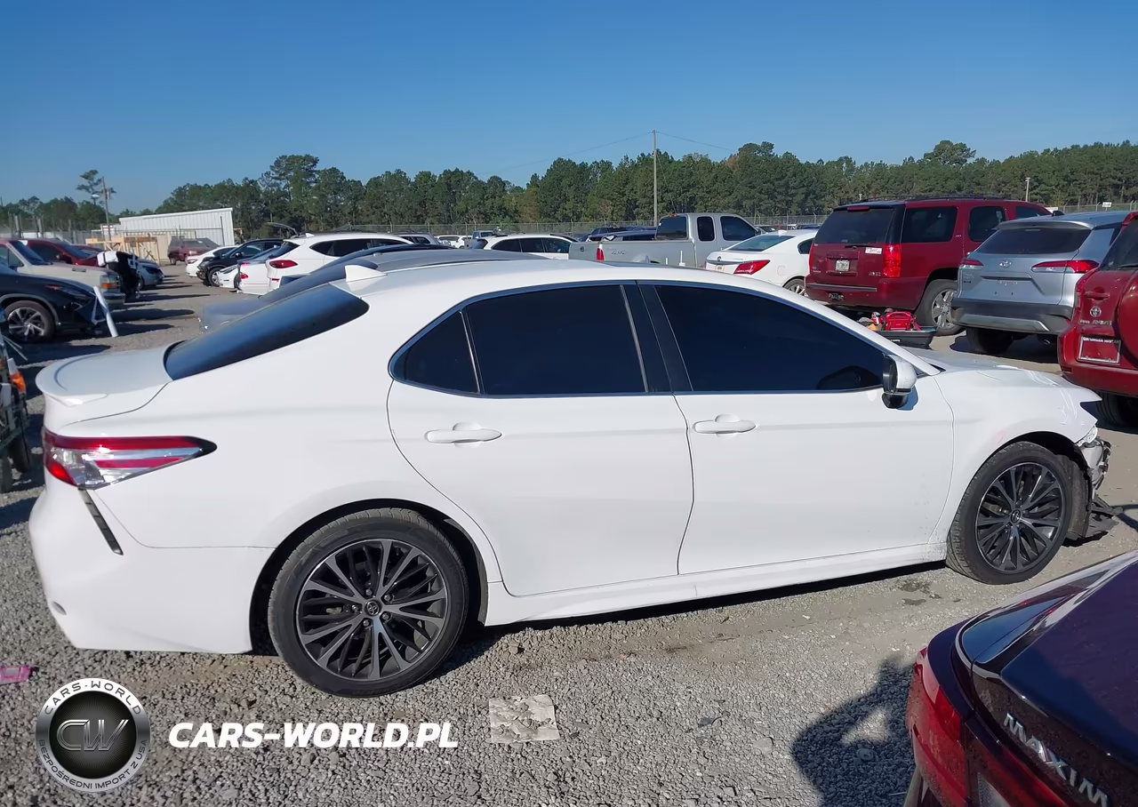 2020 Toyota Camry Se VIN:4T1G11AK4LU870084 - 14