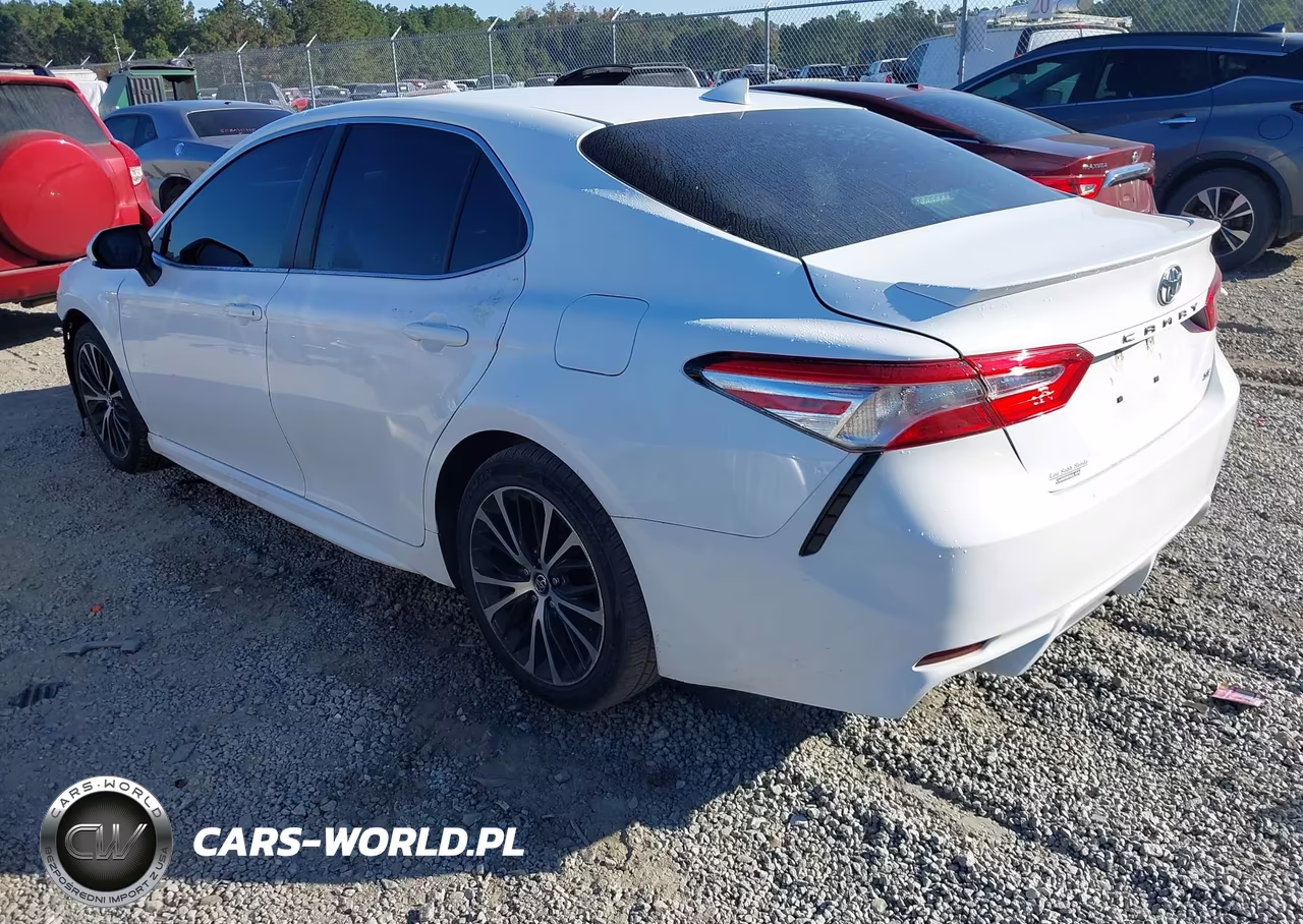 2020 Toyota Camry Se VIN:4T1G11AK4LU870084 - 3