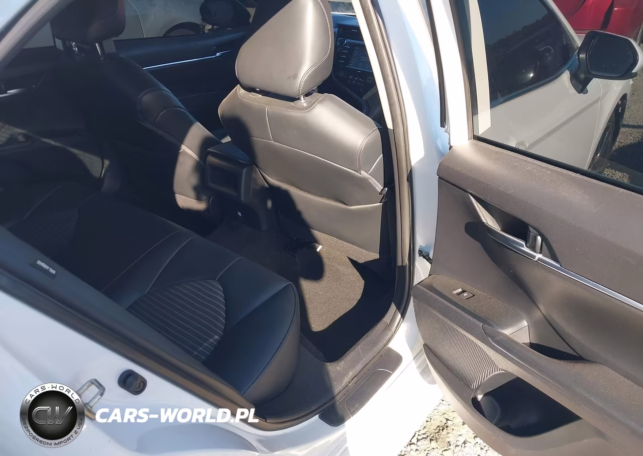 2020 Toyota Camry Se VIN:4T1G11AK4LU870084 - 8