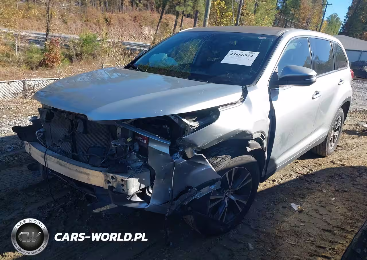 2019 Toyota Highlander Le VIN:5TDZARFH4KS043259 - 2