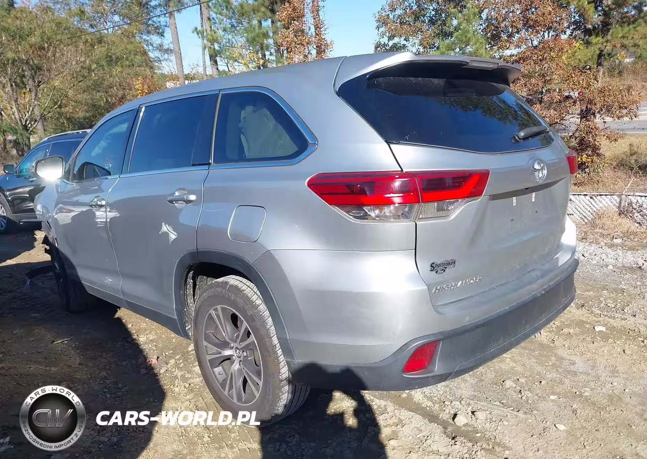 2019 Toyota Highlander Le VIN:5TDZARFH4KS043259 - 3