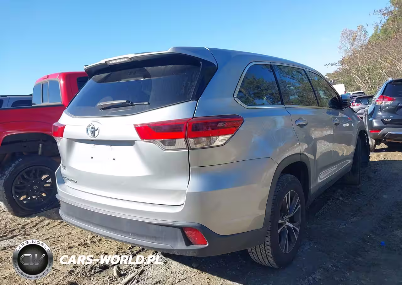 2019 Toyota Highlander Le VIN:5TDZARFH4KS043259 - 4