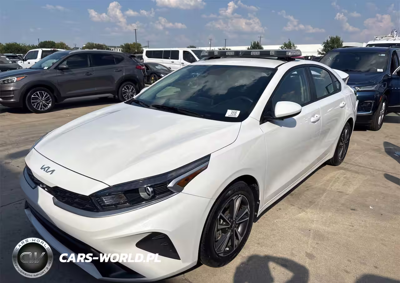 2023 Kia Forte Lxs
