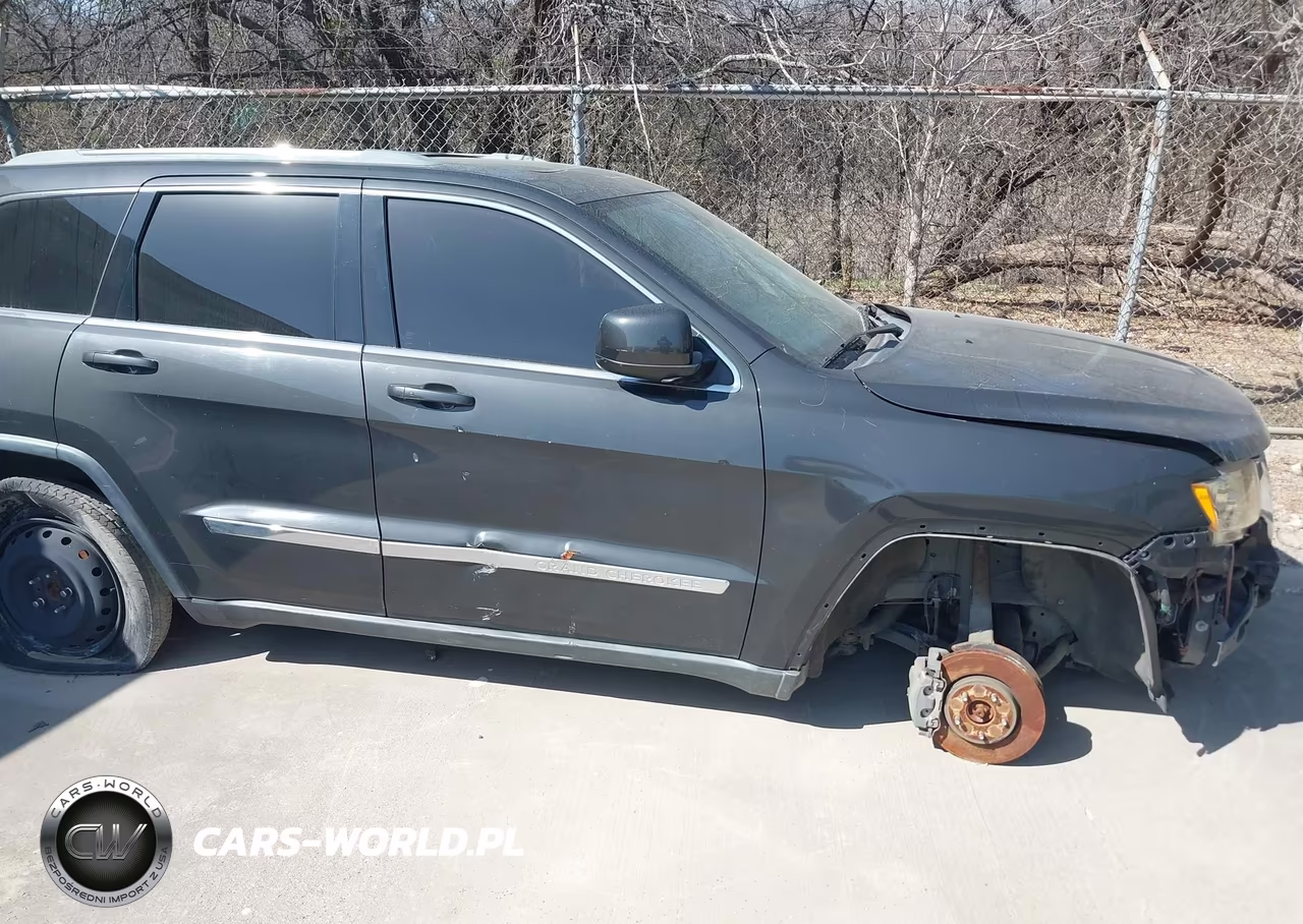 2011 Jeep Grand Cherokee Laredo VIN:1J4RR4GG6BC610035 - 13