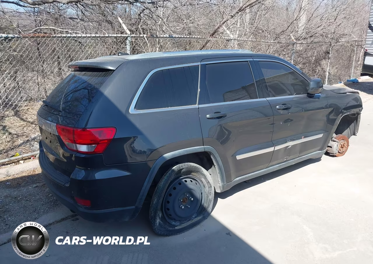 2011 Jeep Grand Cherokee Laredo VIN:1J4RR4GG6BC610035 - 4