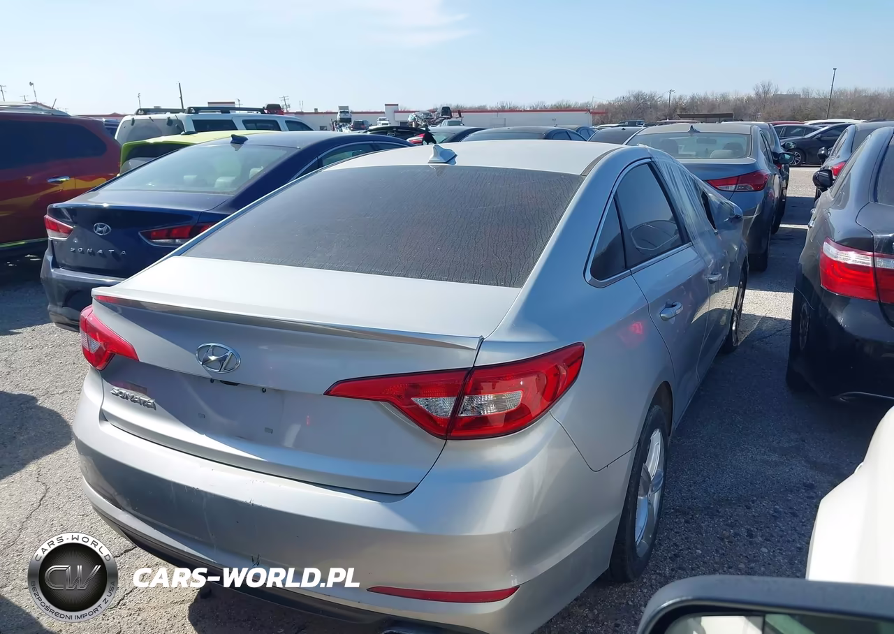 2017 Hyundai Sonata VIN:5NPE24AF8HH531200 - 4