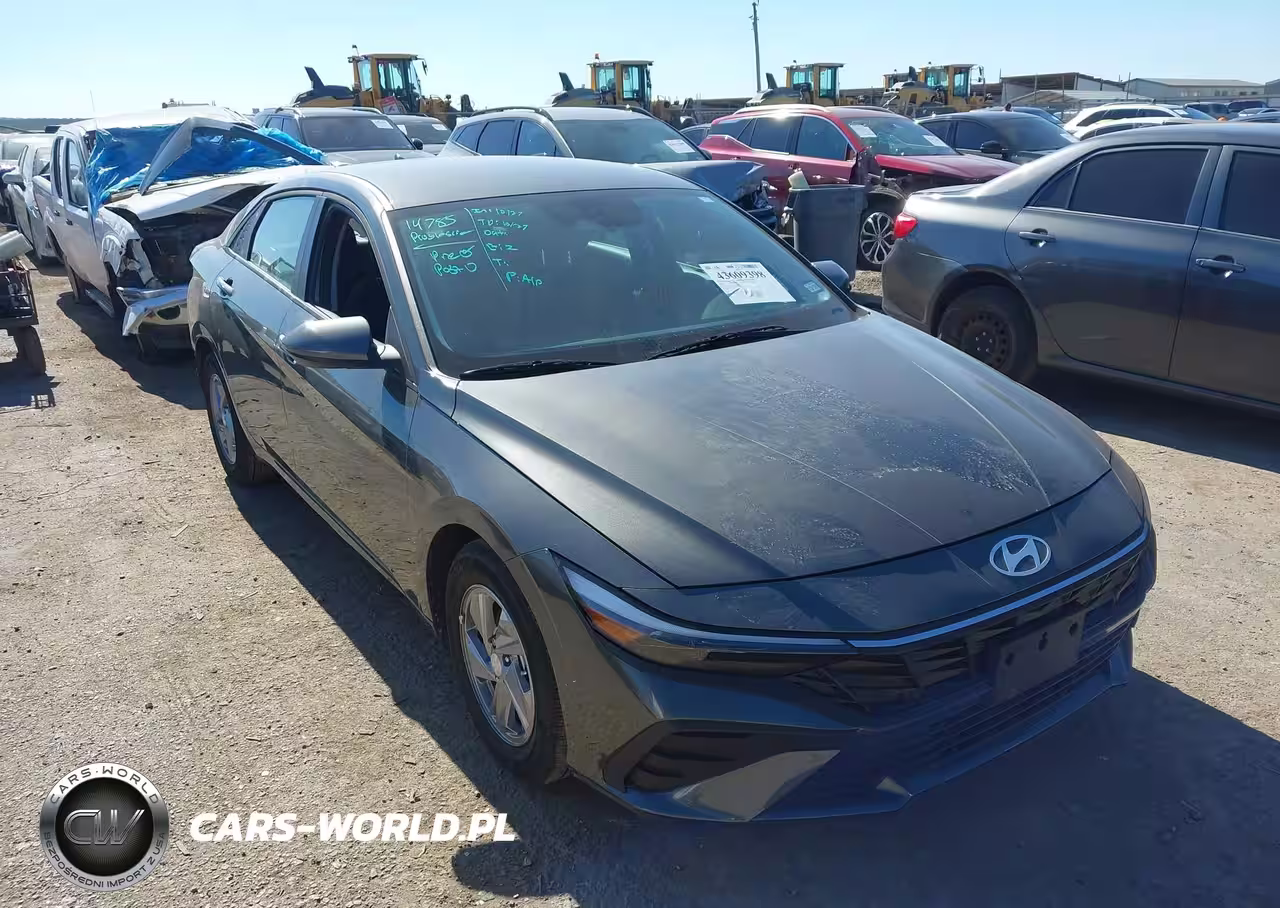 2025 Hyundai Elantra Se