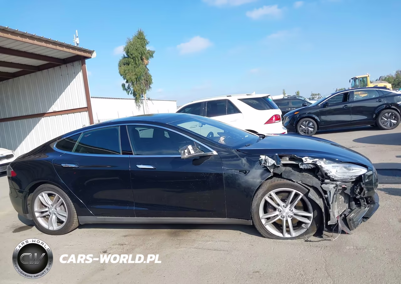 2015 Tesla Model S 60-70-85 VIN:5YJSA1E19FF116630 - 13