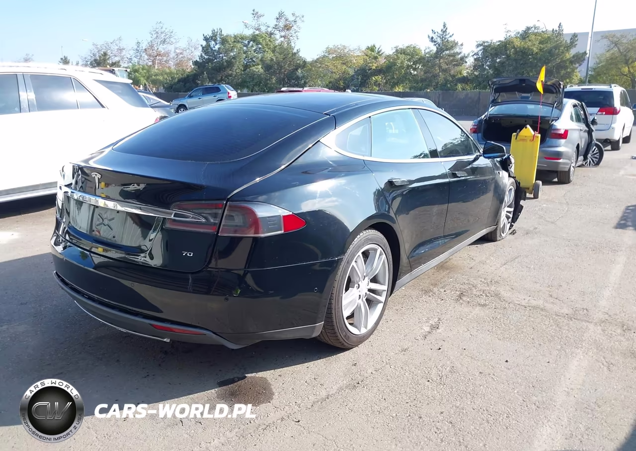 2015 Tesla Model S 60-70-85 VIN:5YJSA1E19FF116630 - 4