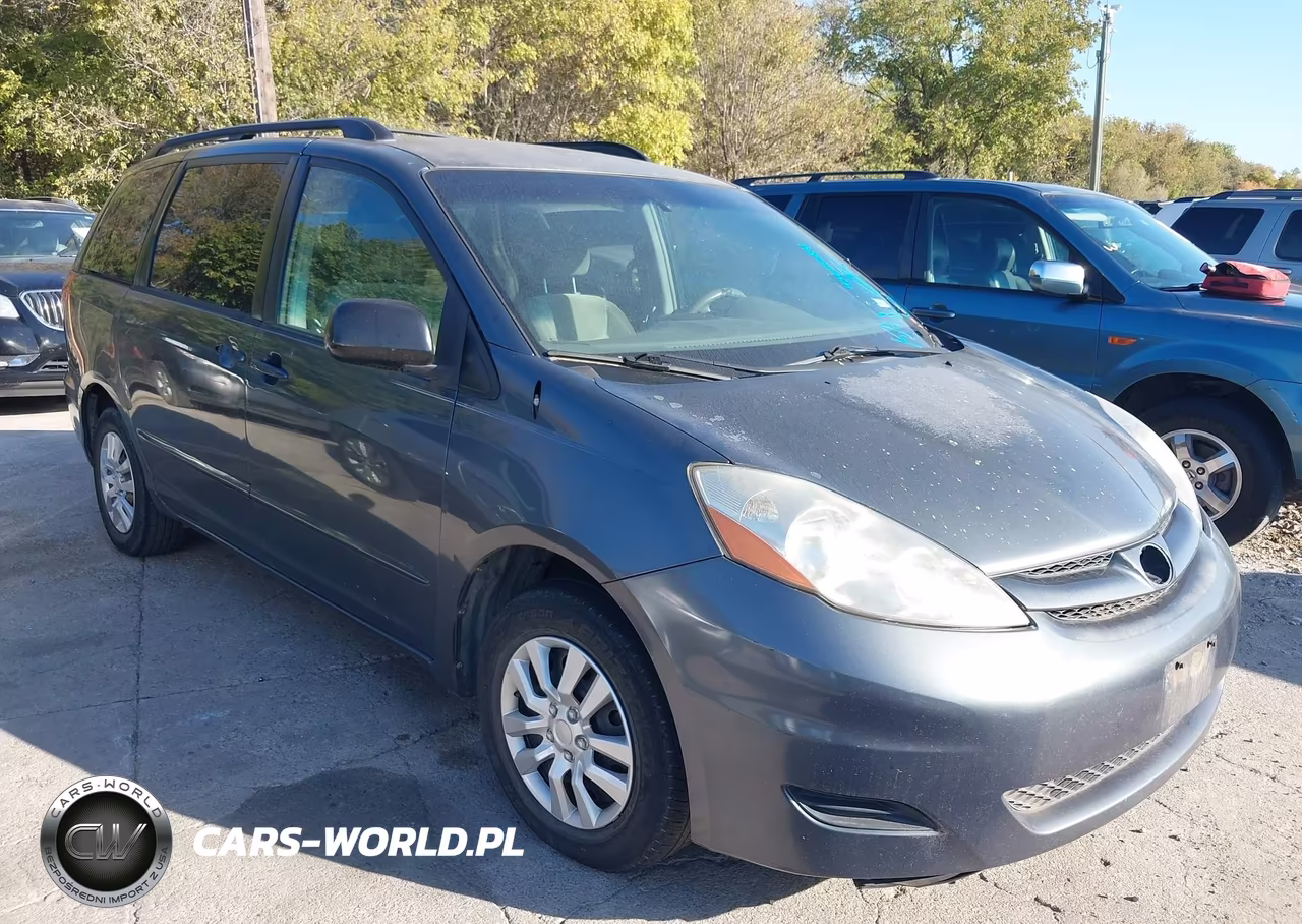 2008 Toyota Sienna Le – zdjęcie 1 z 11