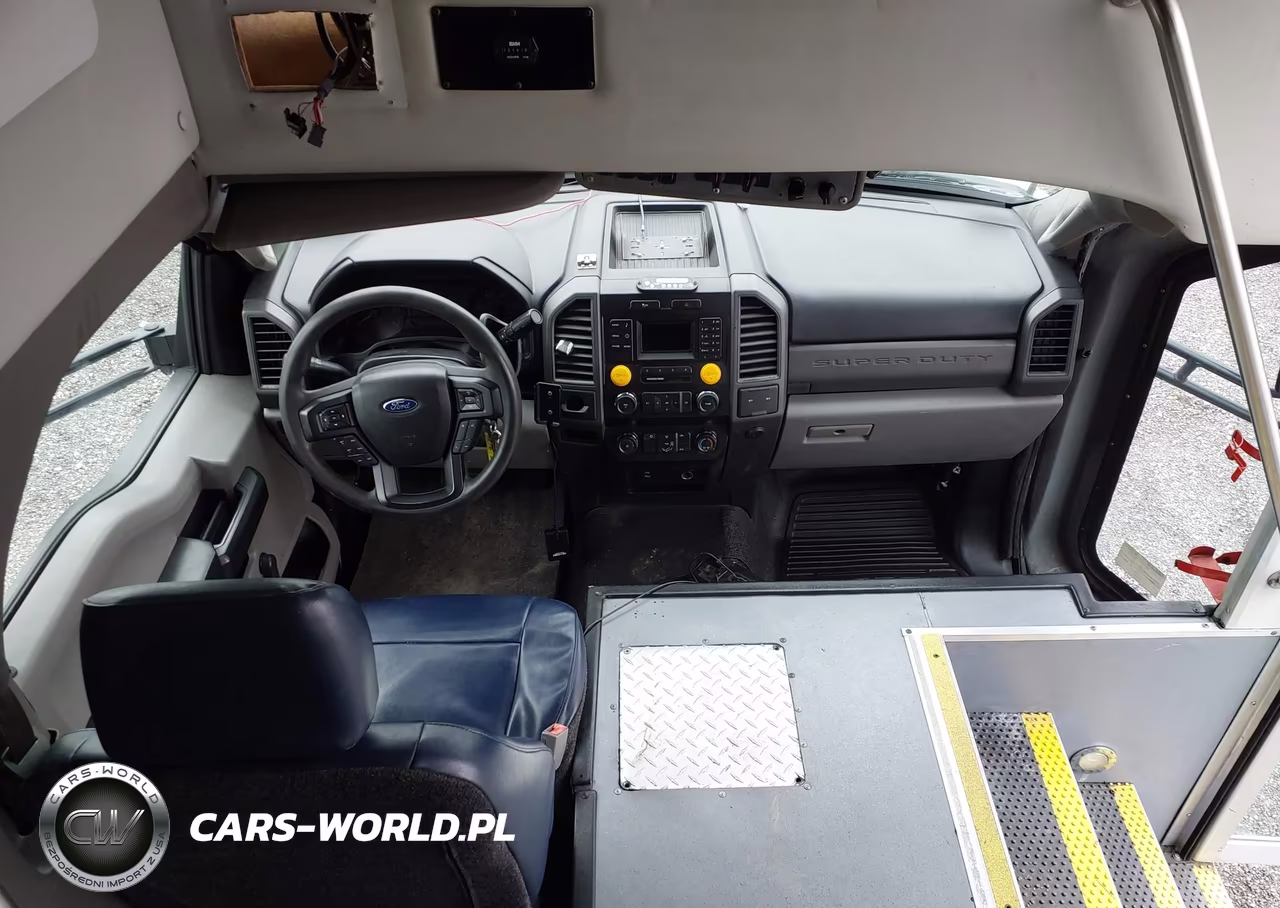 2019 Ford F-550 Chassis Xl VIN:1FDAF5GY8KEC92591 - 17