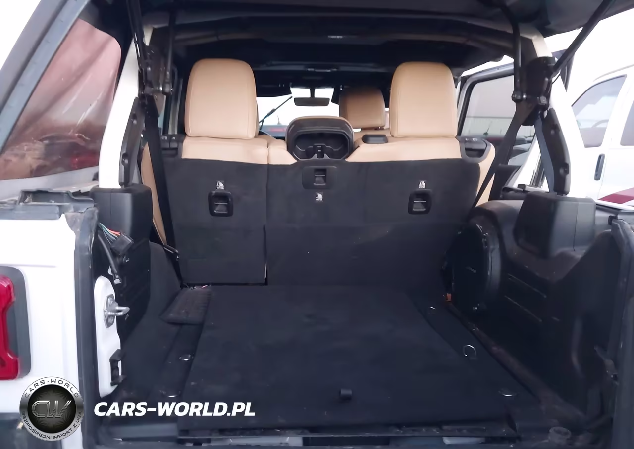 2018 Jeep Wrangler Unlimited Rubicon 4X4 VIN:1C4HJXFG8JW208512 - 18
