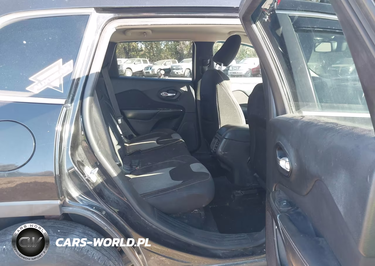 2014 Jeep Cherokee Latitude VIN:1C4PJMCB6EW311422 - 8