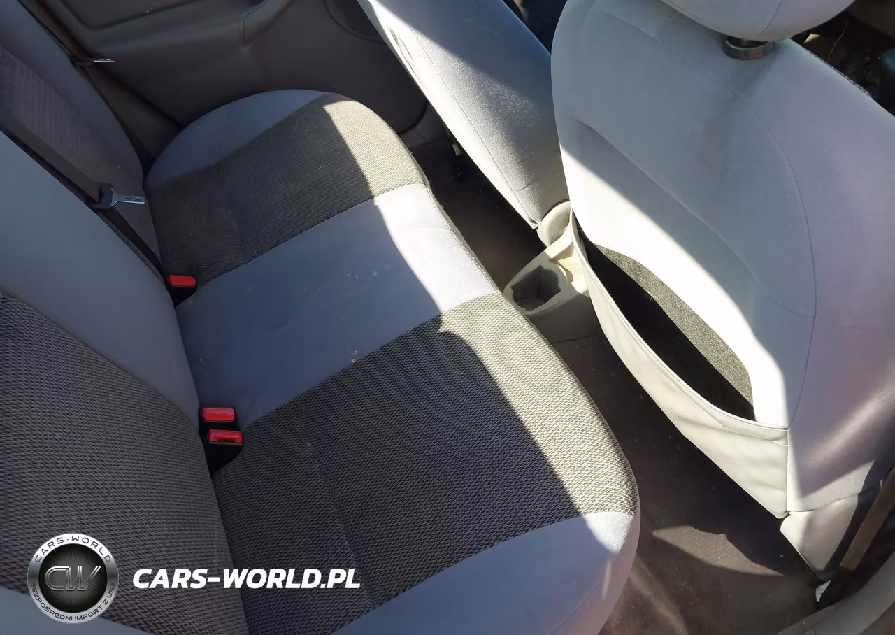 2004 Ford Focus Se VIN:1FAFP34ZX4W188065 - 8