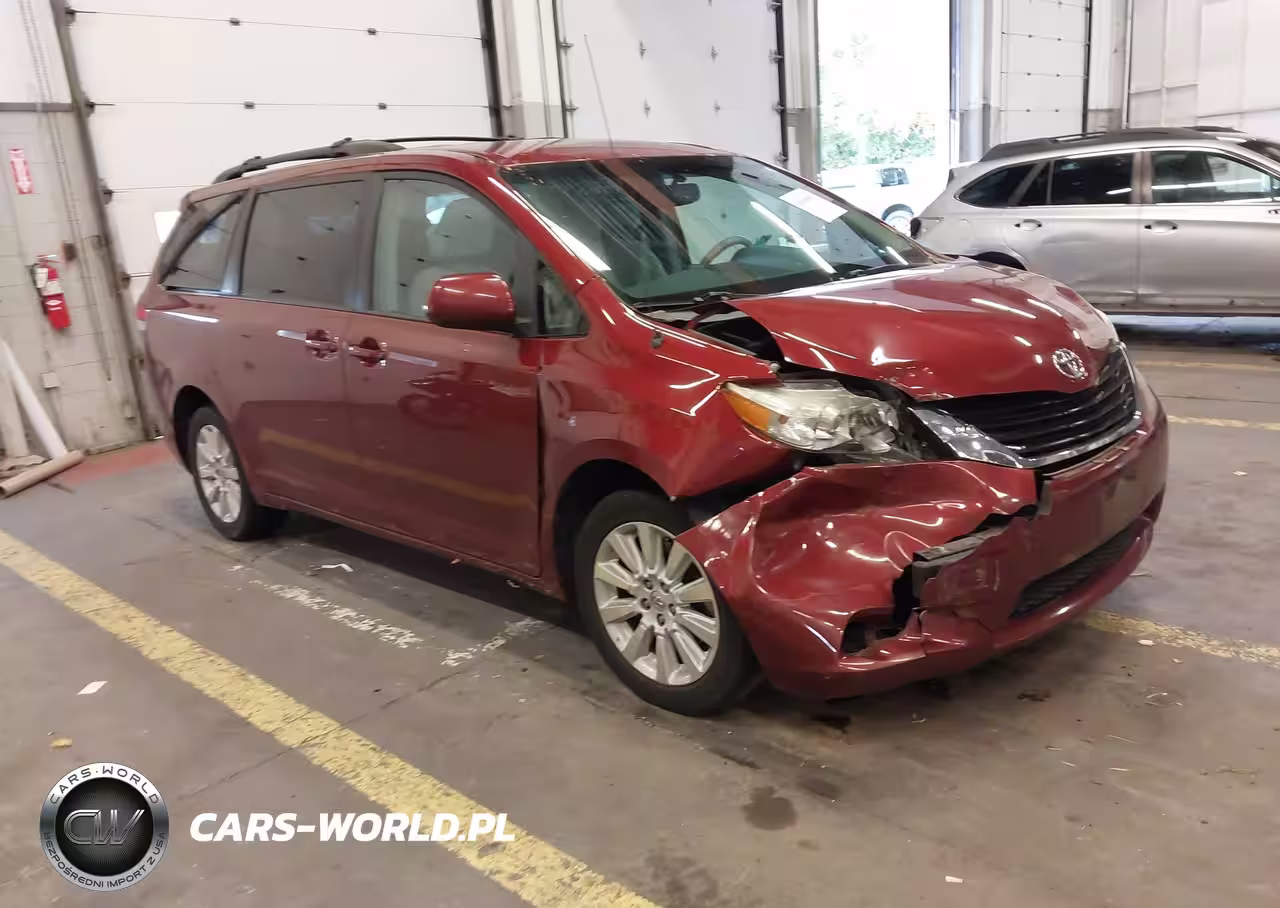 2013 Toyota Sienna Le 7 Passenger