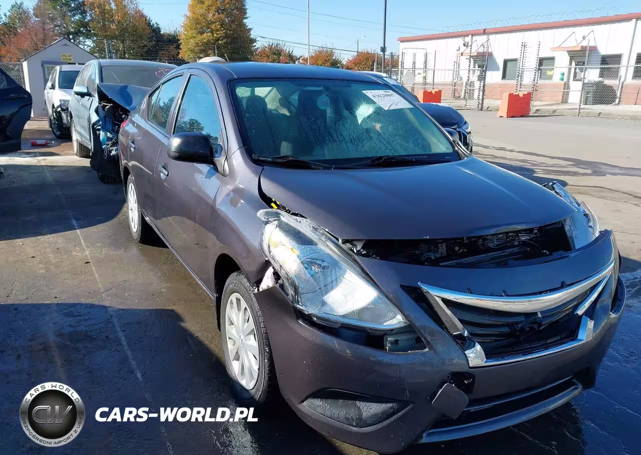 2015 Nissan Versa 1.6 S+