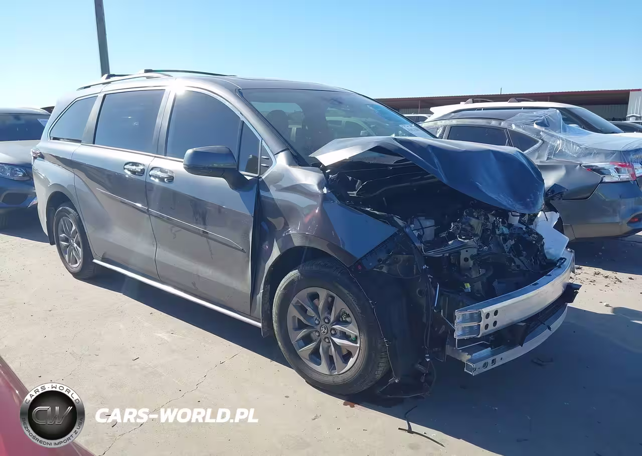 2025 Toyota Sienna Xle