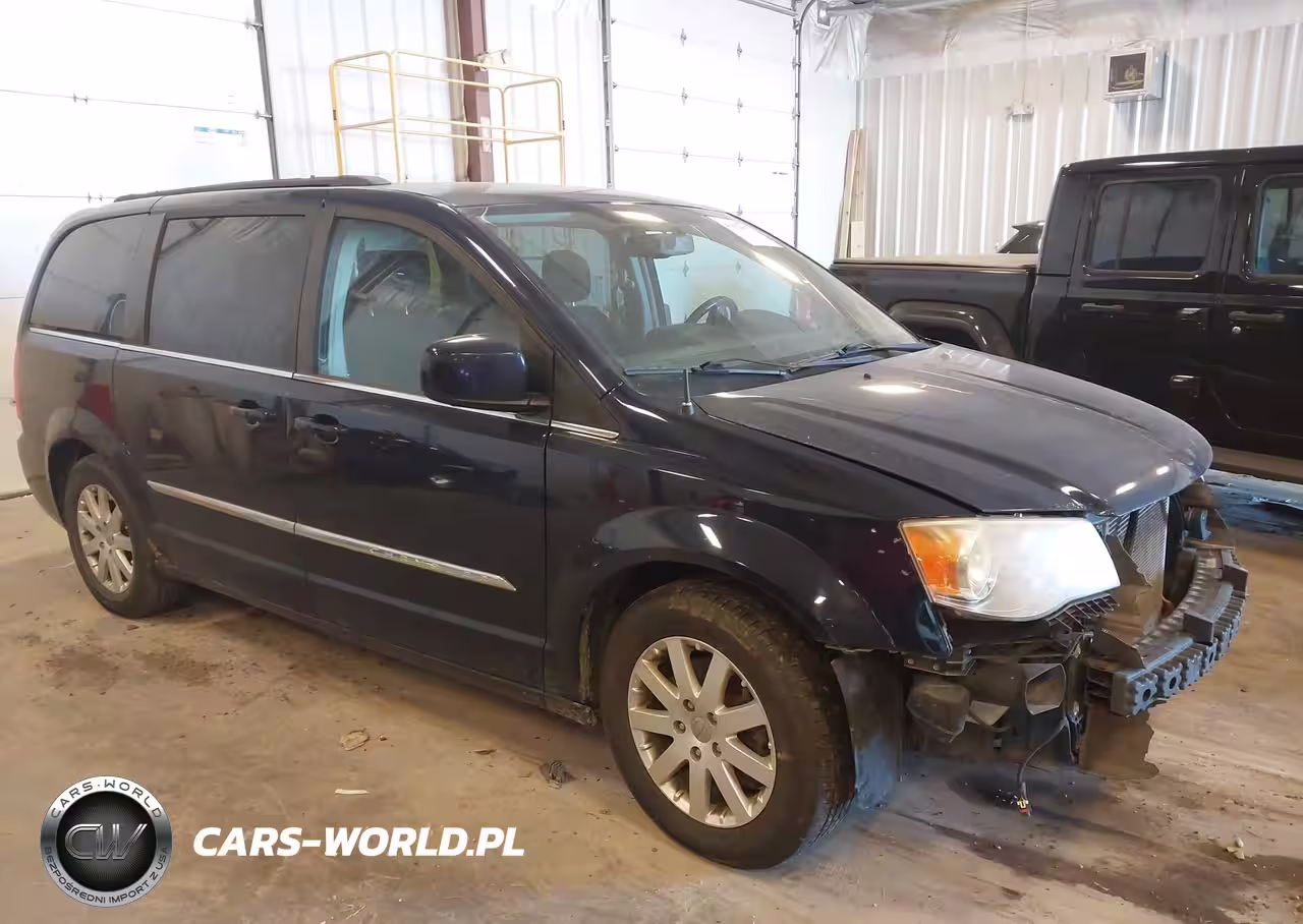 2013 Chrysler Town & Country Touring