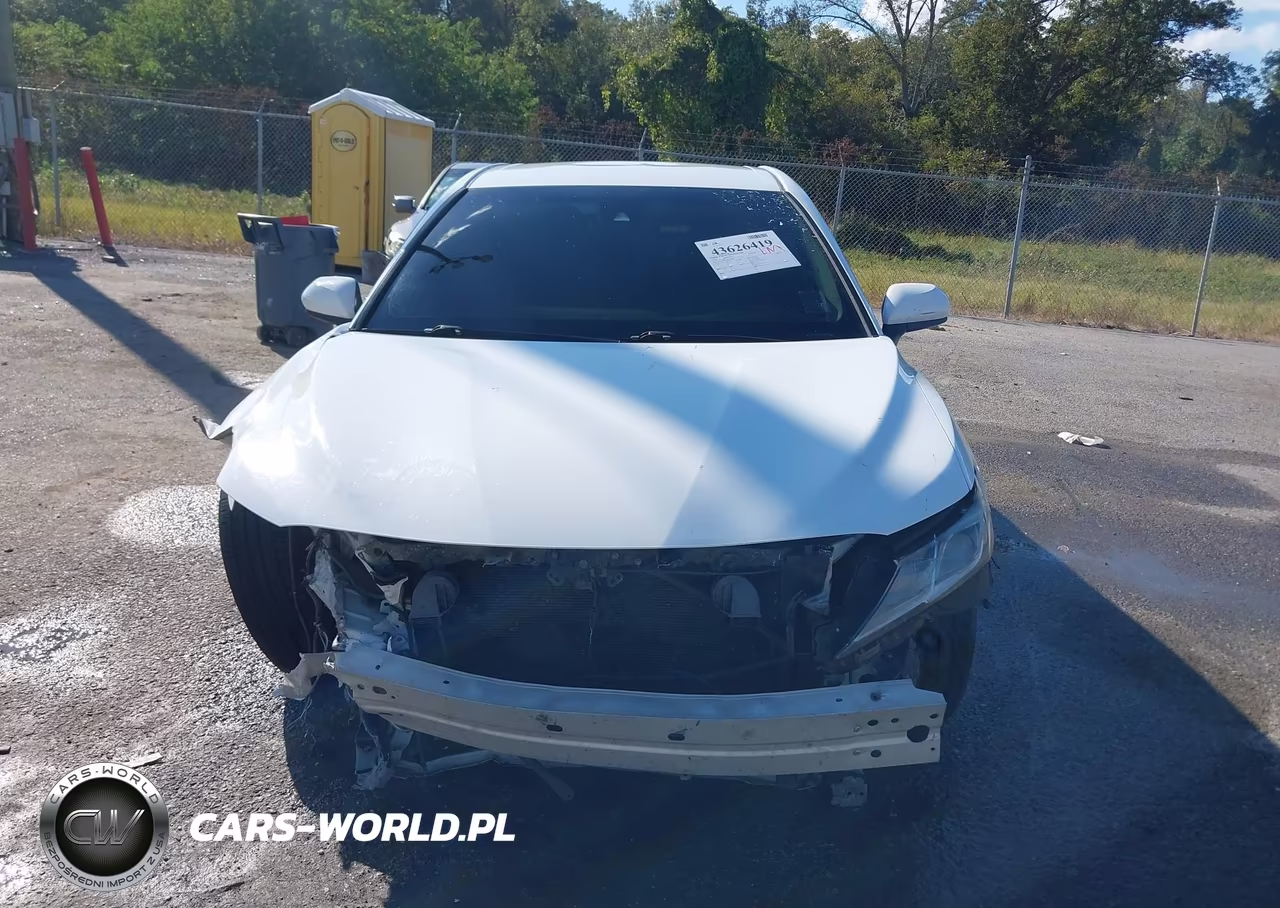 2018 Toyota Camry Le VIN:4T1B11HK6JU627924 - 12