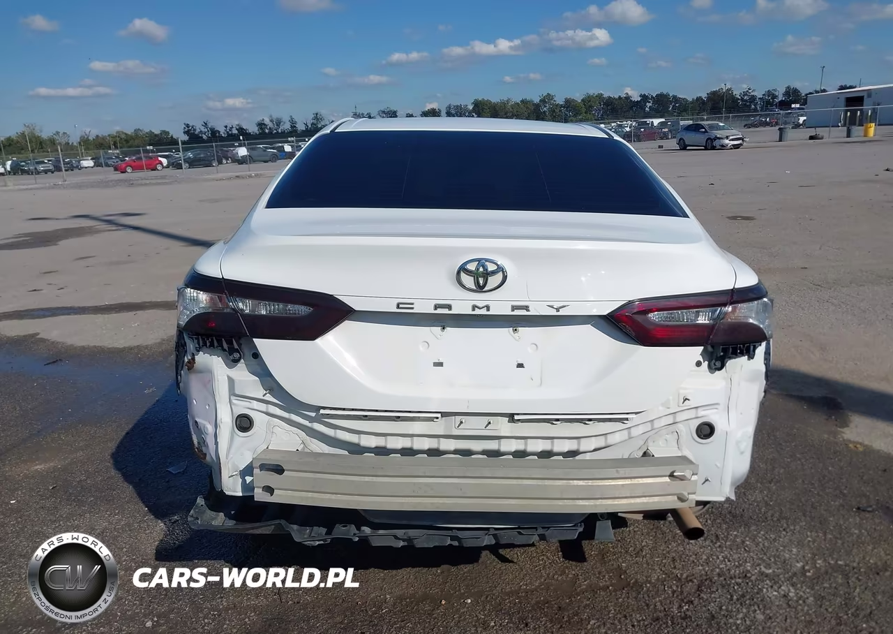 2018 Toyota Camry Le VIN:4T1B11HK6JU627924 - 16