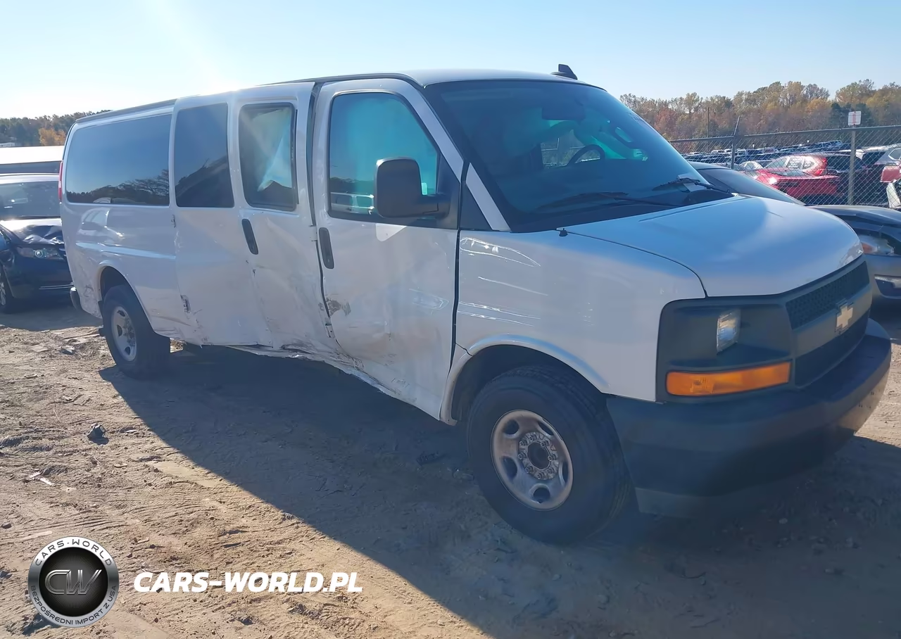2017 Chevrolet Express 3500 Ls – zdjęcie 1 z 17
