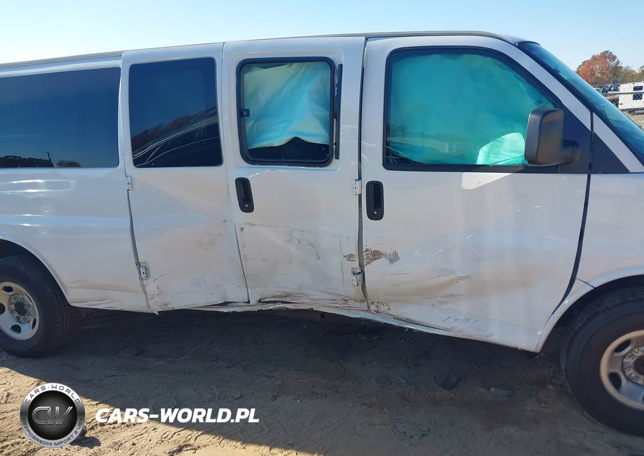 2017 Chevrolet Express 3500 Ls VIN:1GAZGNFG9H1183661 - 13