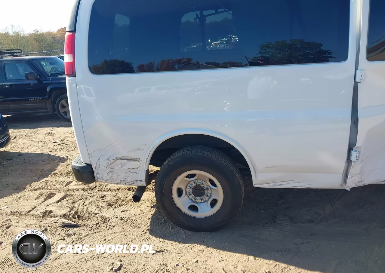 2017 Chevrolet Express 3500 Ls VIN:1GAZGNFG9H1183661 - 17
