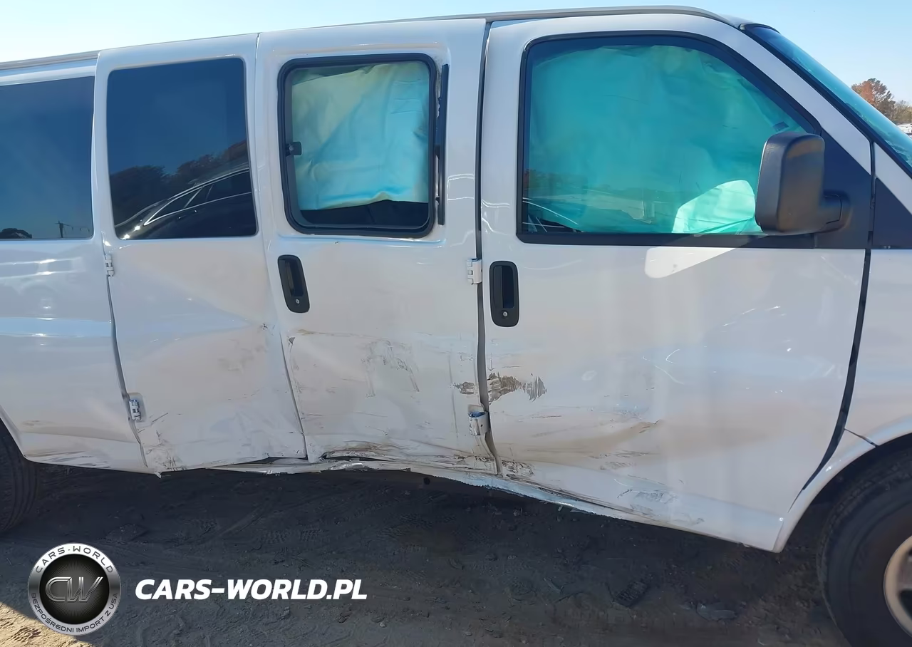 2017 Chevrolet Express 3500 Ls VIN:1GAZGNFG9H1183661 - 6