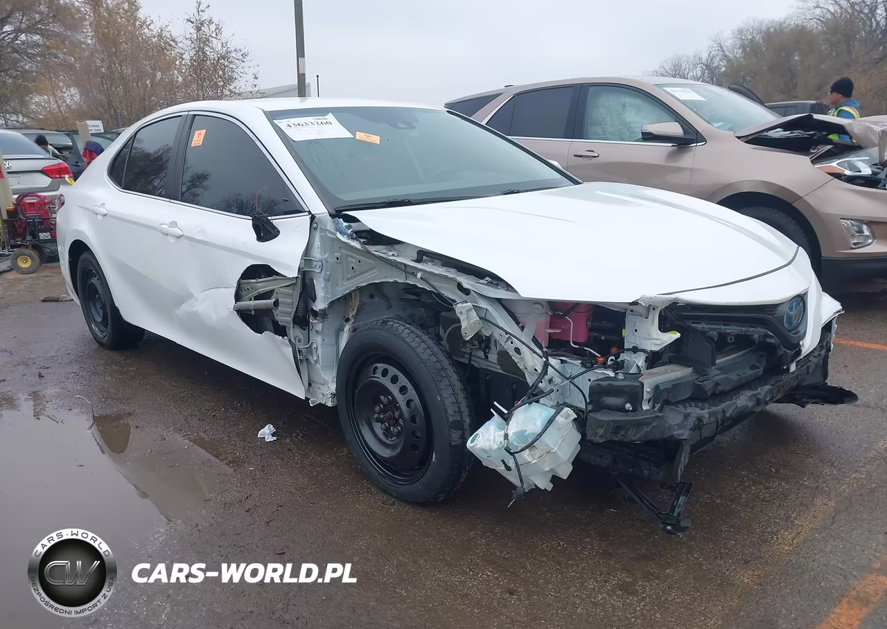 2020 Toyota Camry Le Hybrid – zdjęcie 1 z 18