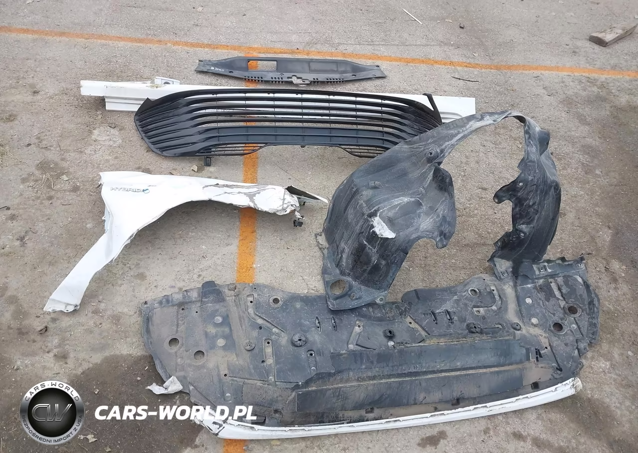 2020 Toyota Camry Le Hybrid VIN:4T1C31AK0LU533761 - 12