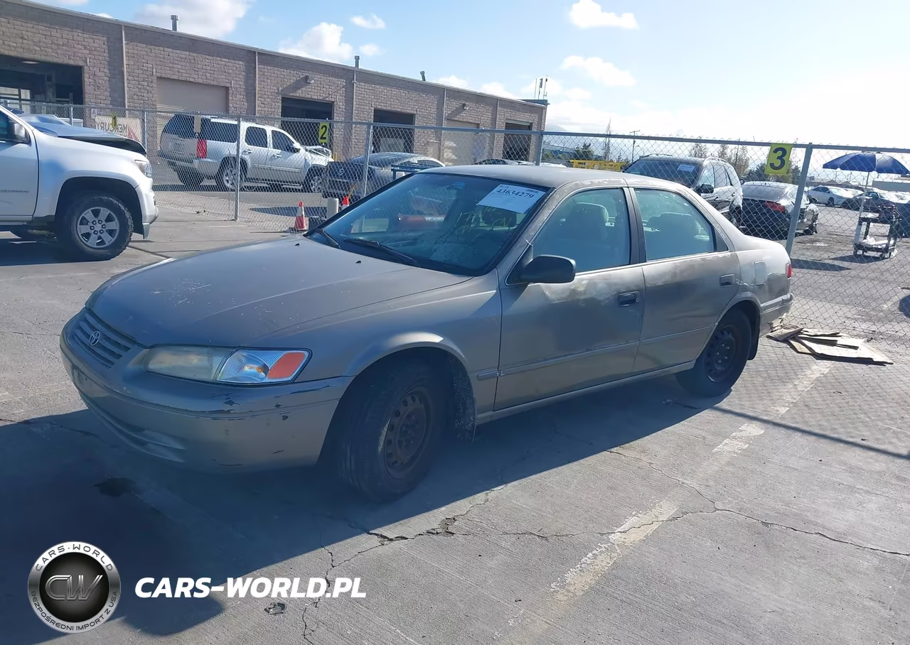 1999 Toyota Camry Le VIN:4T1BG28K0XU520753 - 2