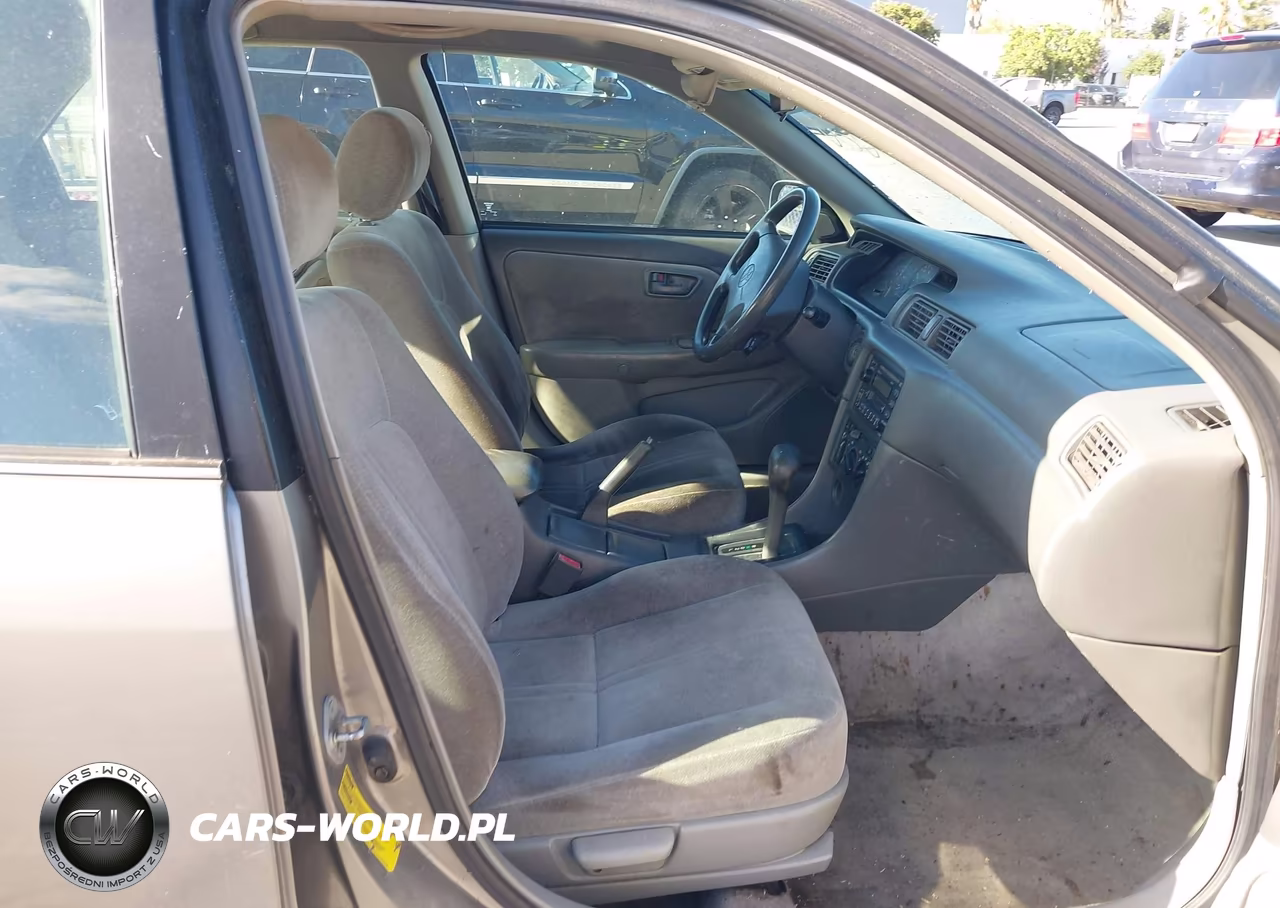 1999 Toyota Camry Le VIN:4T1BG28K0XU520753 - 5