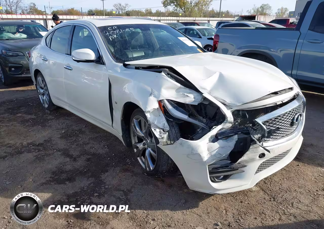 2017 Infiniti Q70 3.7