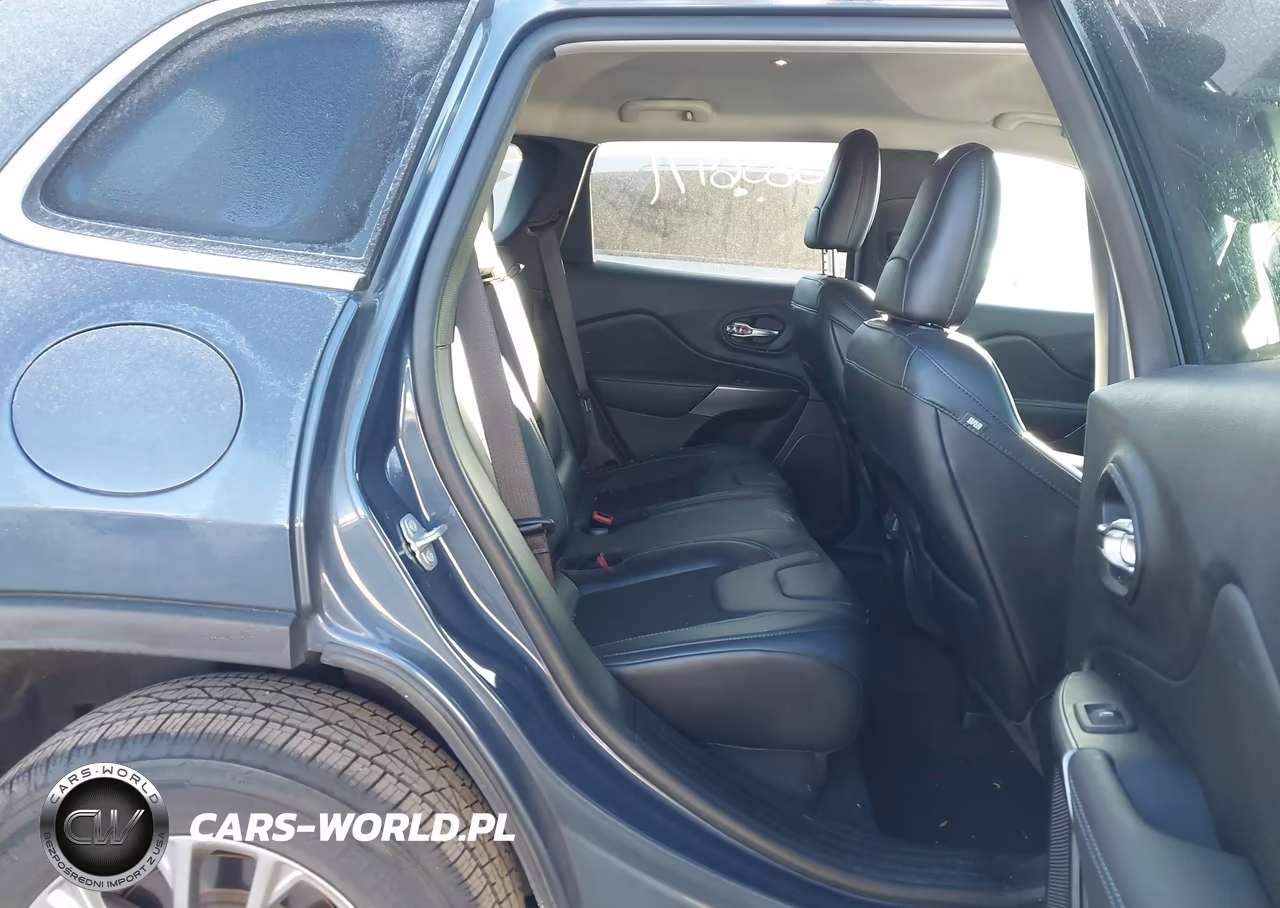2020 Jeep Cherokee Latitude Plus 4X4 VIN:1C4PJMLB9LD526298 - 8