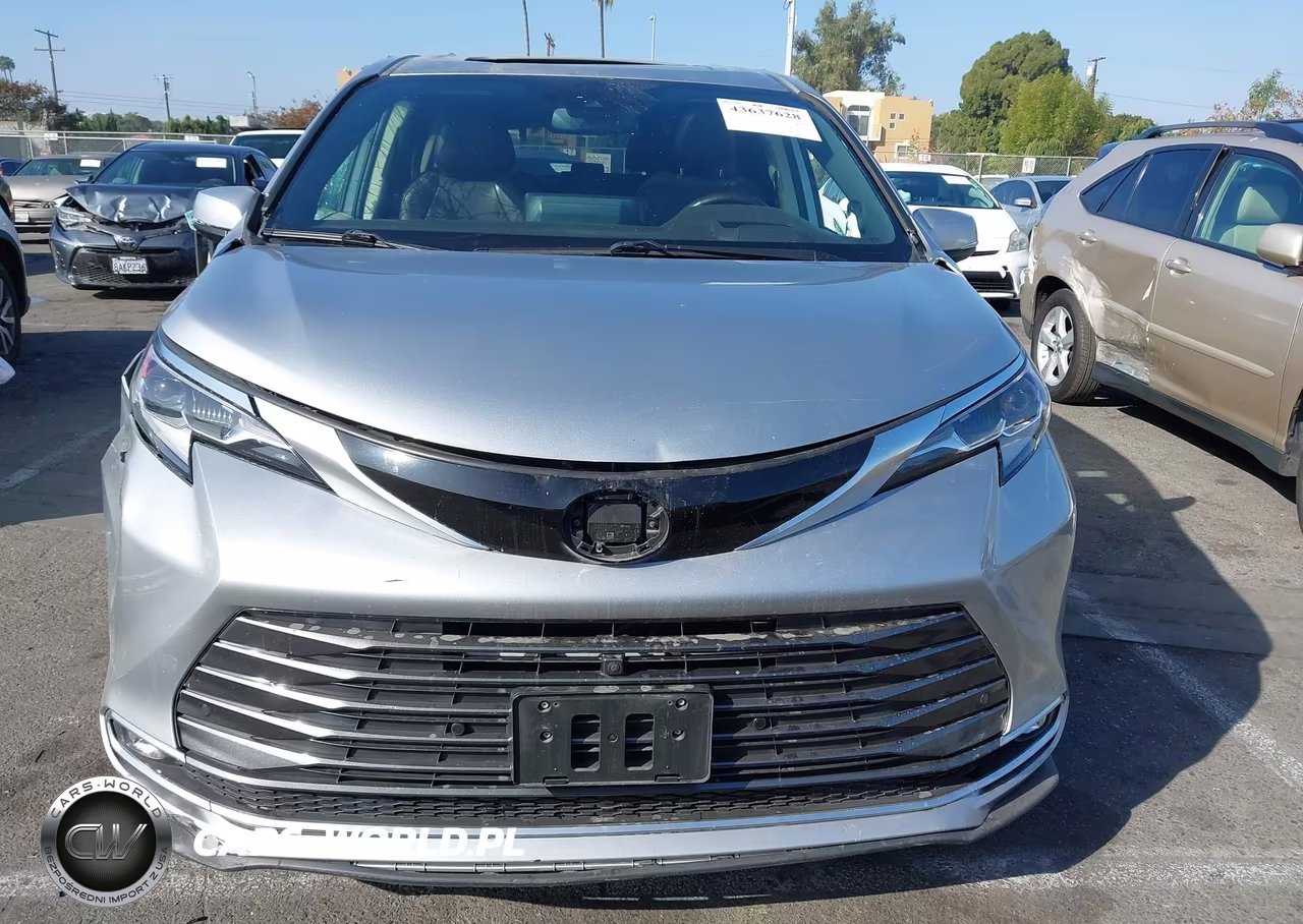 2022 Toyota Sienna Platinum VIN:5TDESKFC5NS061555 - 11