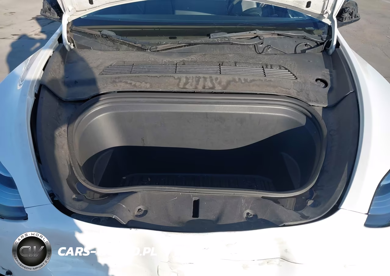 2022 Tesla Model Y Long Range Dual Motor All-Wheel Drive VIN:7SAYGDEE0NF363789 - 10