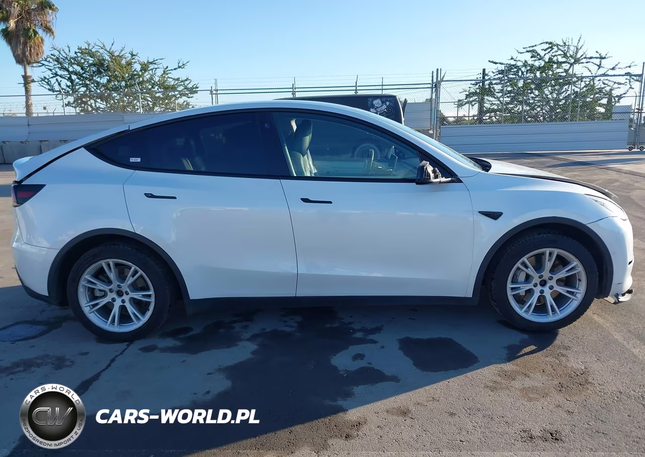 2022 Tesla Model Y Long Range Dual Motor All-Wheel Drive VIN:7SAYGDEE0NF363789 - 13