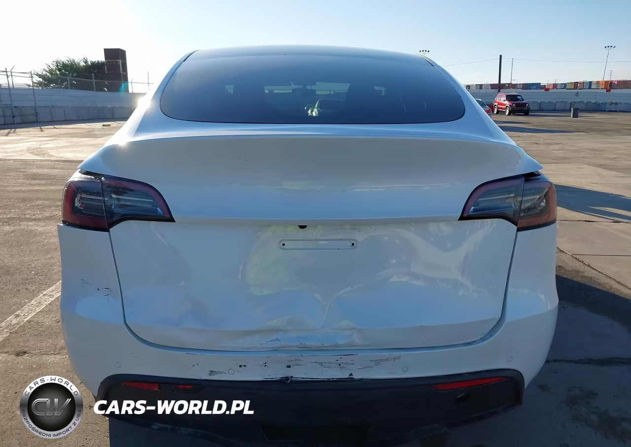 2022 Tesla Model Y Long Range Dual Motor All-Wheel Drive VIN:7SAYGDEE0NF363789 - 16